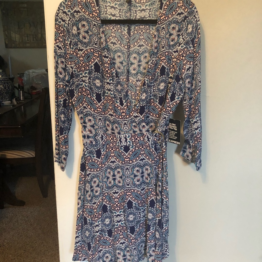 Express wrap dress size M